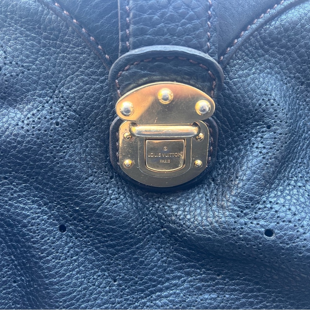 Louis Vuitton Black Shoulder Bag - Picture 4 of 12